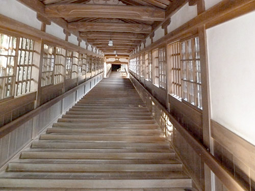 新義真言宗‐総本山・根来寺の山門